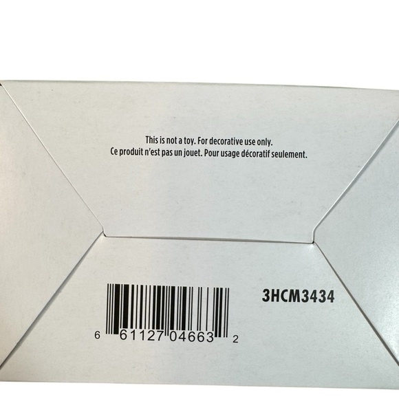 2024 Hallmark Disney Hocus Pocus Winifred Sanderson Christmas Ornament New - Picture 3 of 5